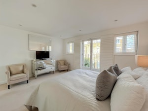 Notting Hill Jewel image 3