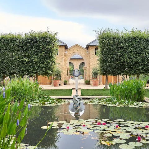 Wander the five acres of landscaped gardens, admiring the statues, ponds and topiary