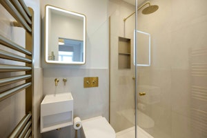 One Residence image 12