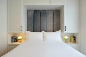 One Residence image 3