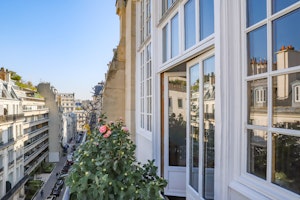 Paris Perfect Plenitude image 13