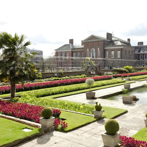 Explore swanky Kensington – the palace is a short walk away