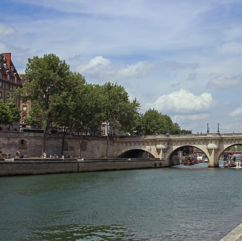 Stroll along the Seine, a short walk from the apartment