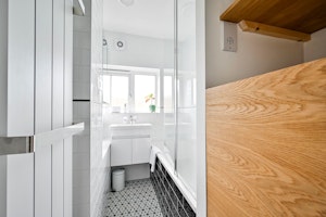 Islington Air image 13