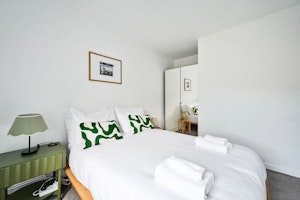 Islington Air image 10
