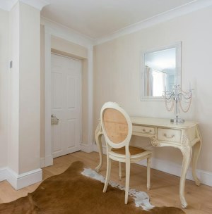 Montagues & Capulets image 6