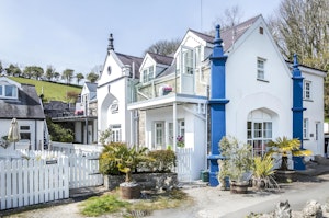 Coastal Tale image 12