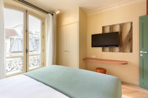 Vivid Paris image 6