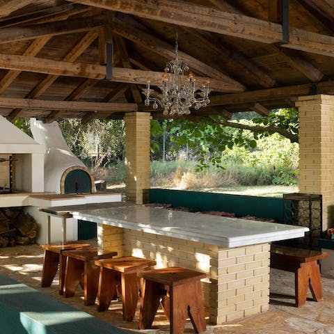Spend an evening sharing food and wine on the well-furnished patio