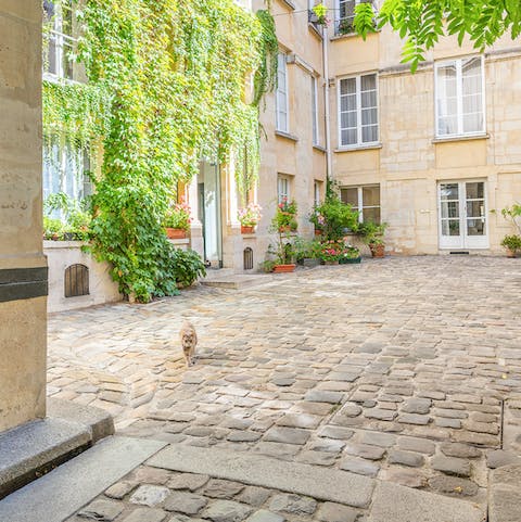 The quintessential Marais courtyard