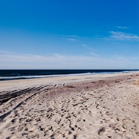 Take a ten-minute drive over to Meschutt Beach and spend a day on the shoreline