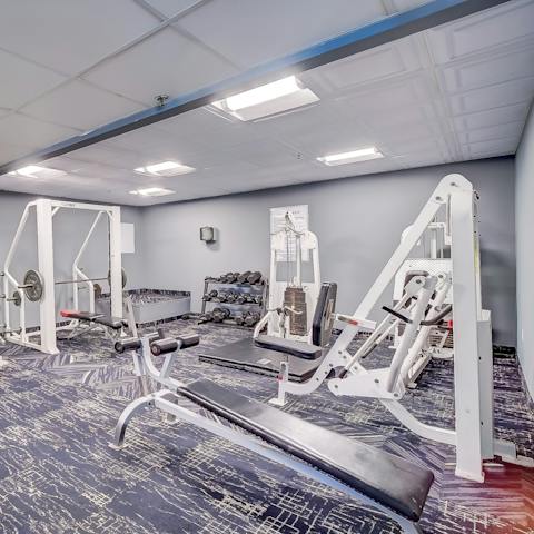 Keep on top of your fitness schedule in the complex's gym
