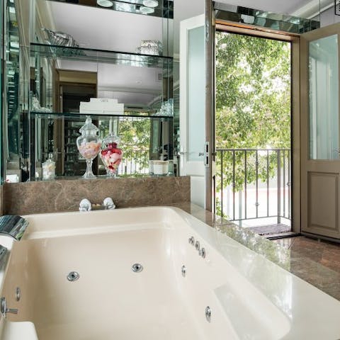 Bag the master bedroom and enjoy a Jacuzzi tub in your ensuite