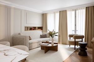 In Chic Paris image 1