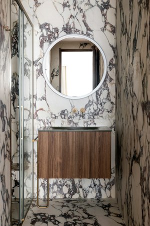 In Chic Paris image 4
