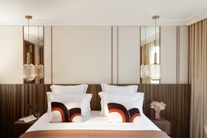 In Chic Paris image 2