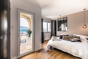 Harbour Grand image 11