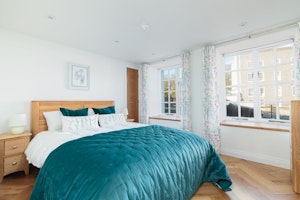 Harbour House image 5