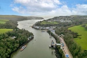 Waterside Breeze image 13