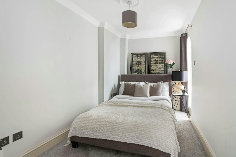 Notes of Notting Hill additional image