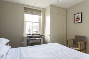 A Knightsbridge Delight image 3