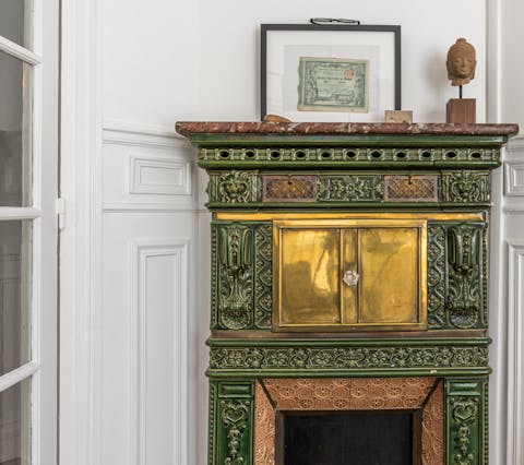 Admire the original Prussian stove