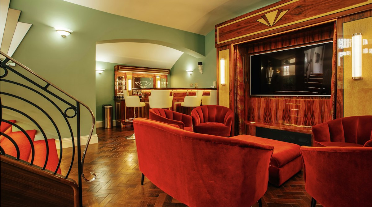 Art Deco Delight, South East