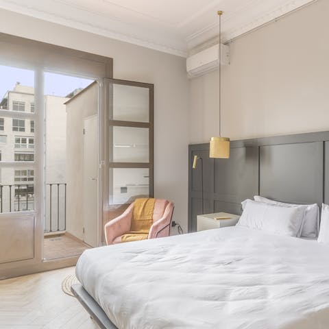 Wake up in the stylish main bedroom and step straight onto its private balcony – the ideal spot for your morning coffee