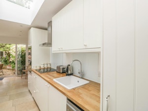Shillingstone Cottage image 9