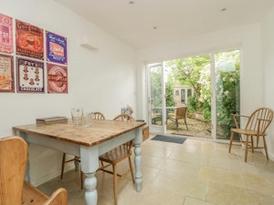 Shillingstone Cottage image 5