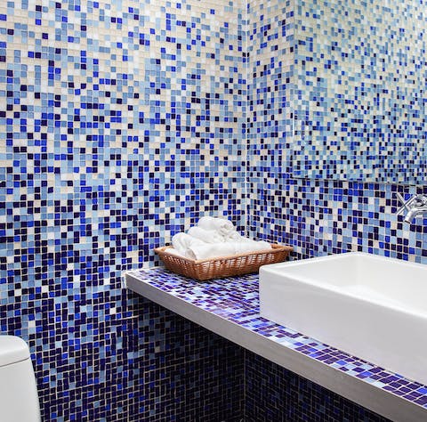 Intricate tile work in the master en-suite