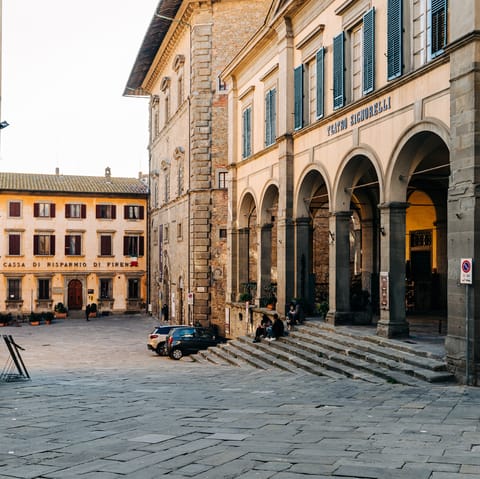 Visit the hilltop town of Cortona, only minutes away by car