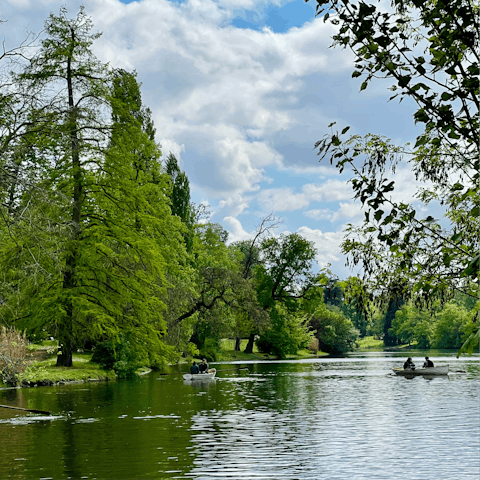 Enjoy a refreshing morning stroll in neighbouring Bois de Boulogne