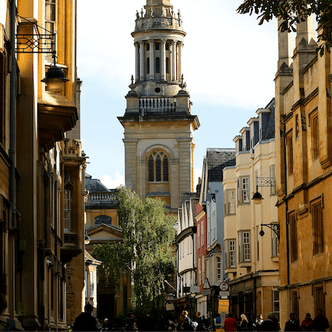 Eat and drink your way around the charming heart of Oxford