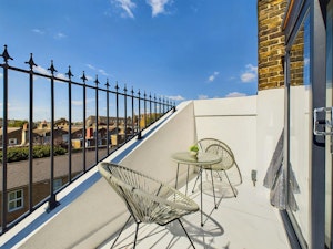 Maida Daylight image 9