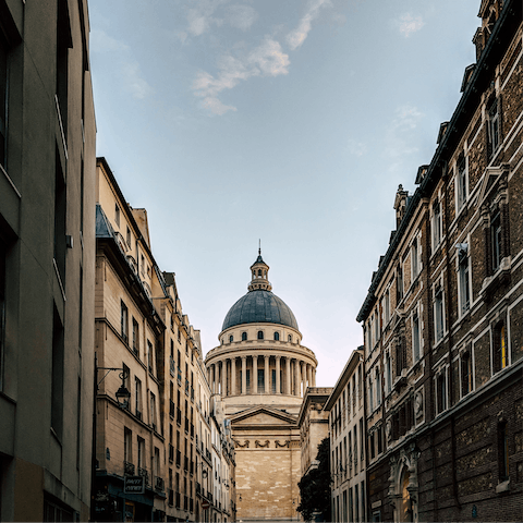 Walk down to the stunning Panthéon on the left bank of the Seine
