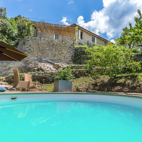 Cool off from the Tuscan sun in the swimming pool