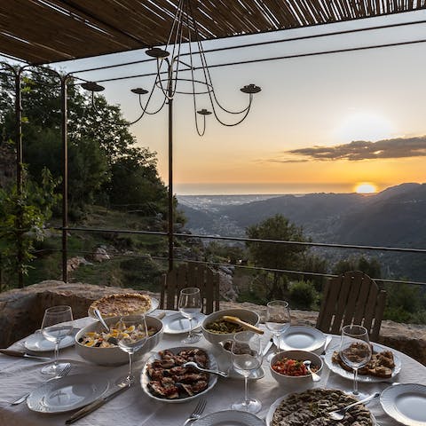 Create wonderful memories with an alfresco feast at sunset