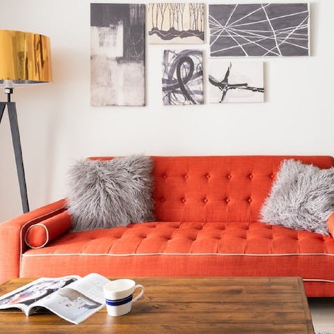 Plan your New York itinerary from the big red sofa