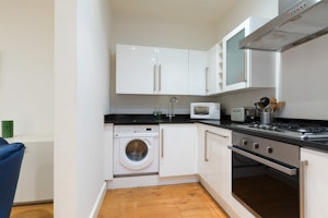 Albert's Abode image 13