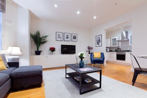 Albert's Abode image 6