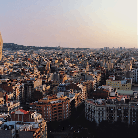 Enjoy your prime location, between Eixample and the Gothic Quarter