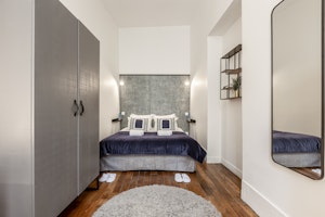 The Vibrancy of Marais image 3