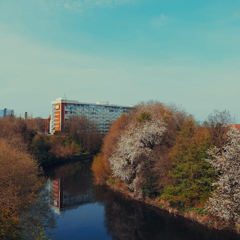 Explore Greater Manchester from the heart of Salford