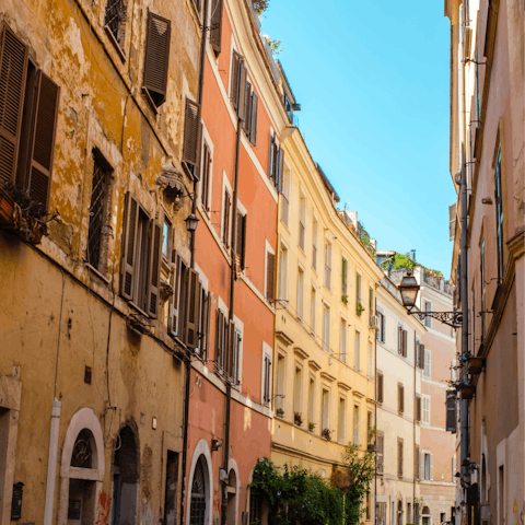 Walk to the colourful Trastevere neighbourhood in just fifteen minutes