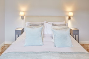 Harbourside Hideaway image 11