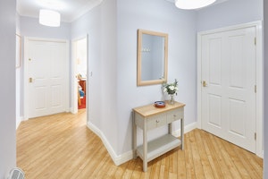 Harbourside Hideaway image 7