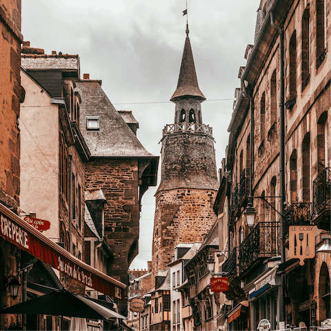 Explore the nearby town of Dinan, known for its medieval buildings, or drive to St Malo in less than an hour