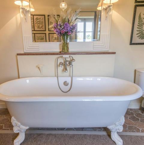 Finish the day with a long and indulgent soak in one of the bathtubs