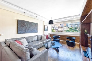 Parisian Haven image 10